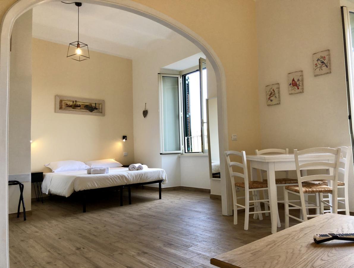 Colosseo Friendly Suite & Rooms Roma Exterior foto